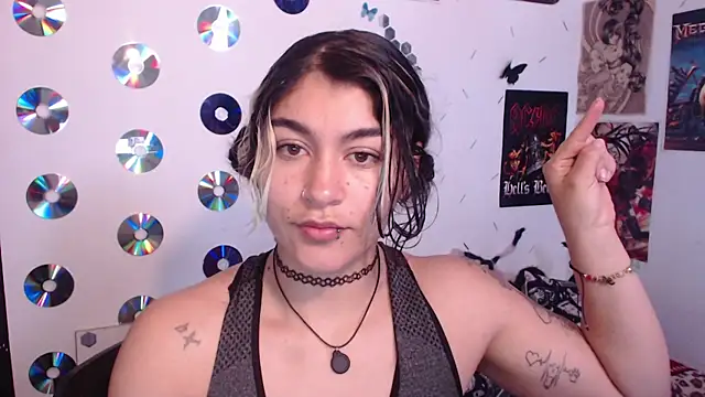 Snapshot of abril666 chatting on 10-11-25, 01:45 abril666 online show from 10-11-25, 01:45