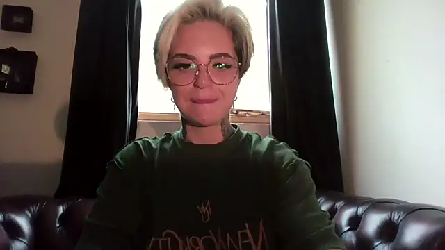 Snapshot of Rubyrichhxo chatting on 10-19-25, 09:12 Rubyrichhxo online show from 10-19-25, 09:12