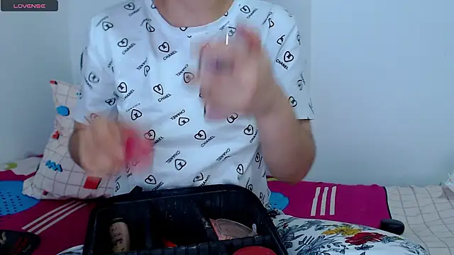 sofi-rojas1 online show from 01-11-26, 08:54