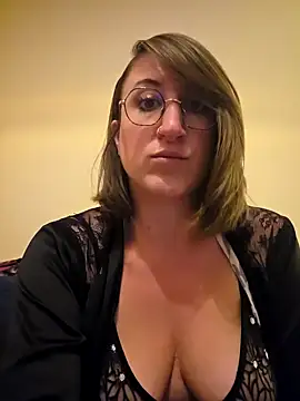 minierose online show from 10-22-25, 02:33