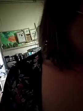 minierose online show from 04-18-26, 01:13