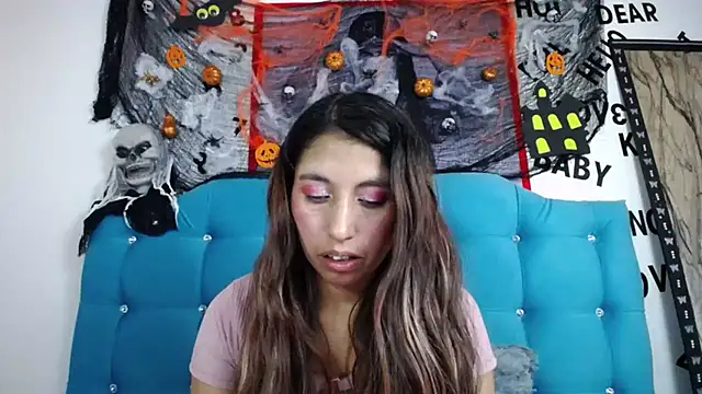 sweet skylove  online show from 10-05-25, 03:03
