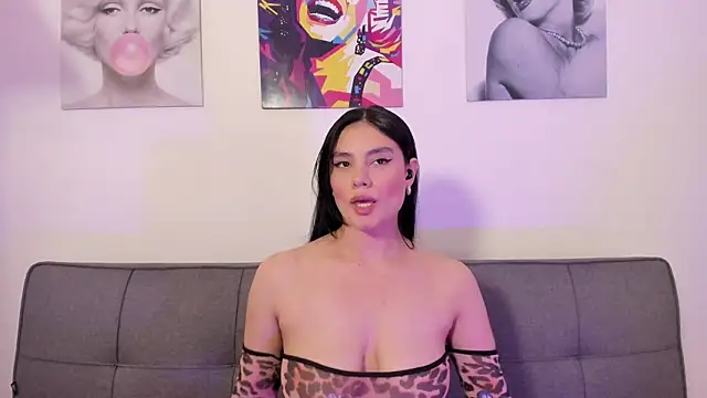 Maylin Garcia online show from 07-18-26, 07:44