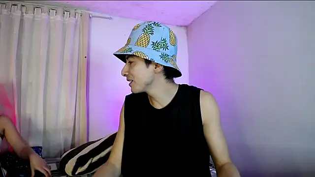 Pinkandyellowpokemon online show from 12-23-25, 04:23