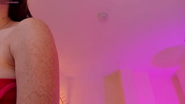 CorinneRusso online show from 07-18-26, 01:09