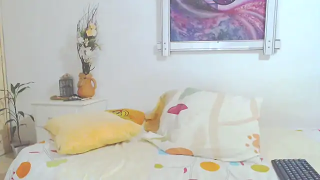 Snapshot of SoniaGresson chatting on 09-17-25, 11:40 SoniaGresson online show from 09-17-25, 11:40