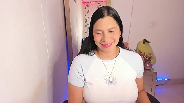 Snapshot of hellensexy chatting on 02-08-25, 09:04 hellensexy online show from 02-08-25, 09:04