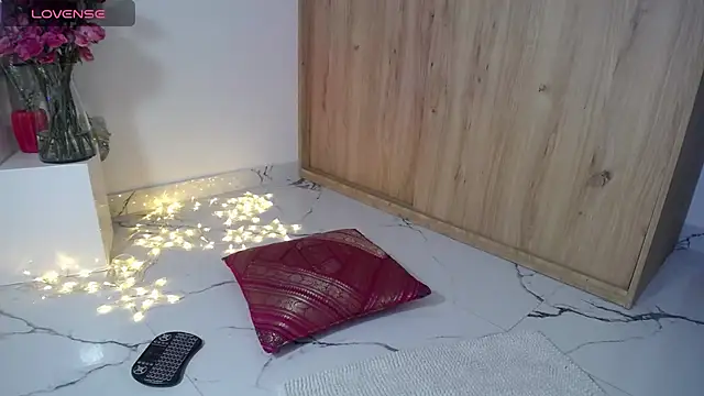  Lalaa online show from 01-28-25, 10:34