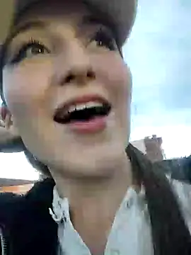  Lalaa online show from 12-22-24, 10:25