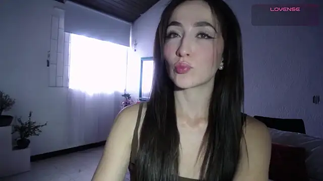 Snapshot of _Lalaa chatting on 06-27-26, 05:19 Lalaa online show from 06-27-26, 05:19