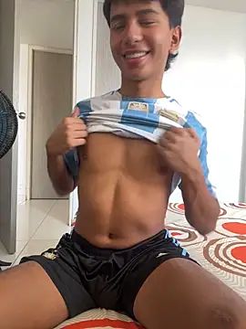 Leonarrrd 01 online show from 10-29-25, 03:22