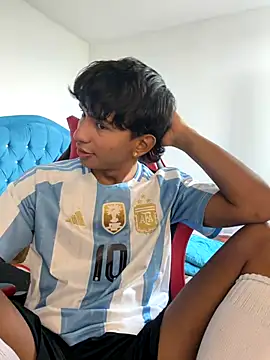 Leonarrrd 01 online show from 12-02-25, 08:32