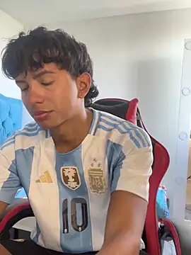 Leonarrrd 01 online show from 11-22-25, 07:57