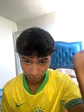 Leonarrrd 01 online show from 10-01-25, 08:24