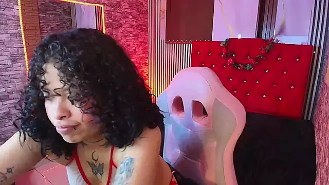 miahernadez303av online show from 11-04-25, 03:21