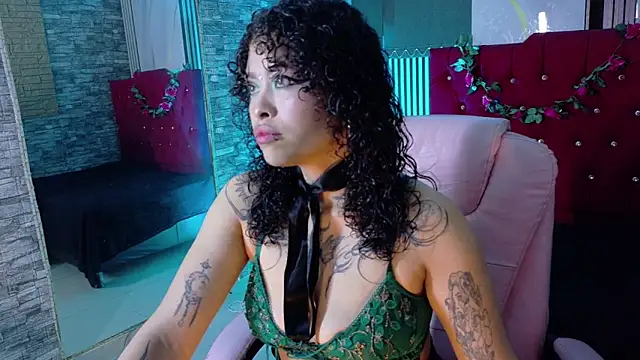 miahernadez303av online show from 06-09-26, 01:17