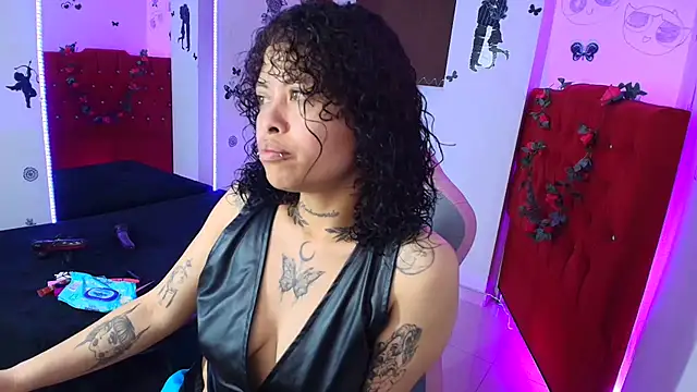 miahernadez303av online show from 09-20-25, 02:27