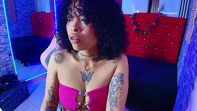 miahernadez303av online show from 11-10-25, 04:06