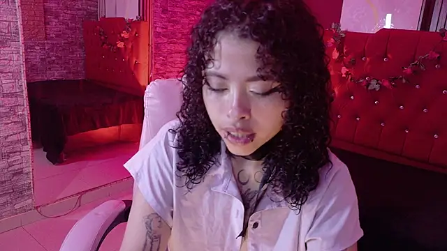 miahernadez303av online show from 06-11-26, 03:14