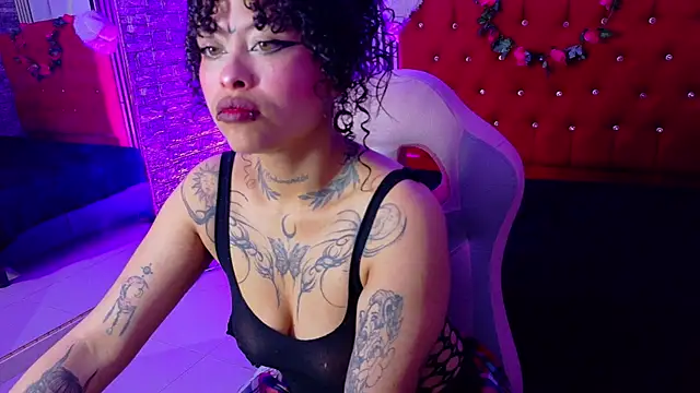 miahernadez303av online show from 02-11-26, 04:23