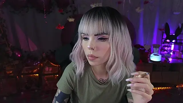 Snapshot of Kerry_Kirk chatting on 02-18-26, 09:00 Kerry Kirk online show from 02-18-26, 09:00