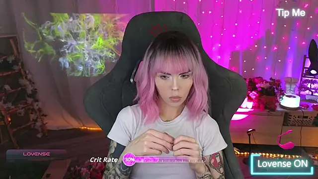 Snapshot of Kerry_Kirk chatting on 03-09-26, 09:07 Kerry Kirk online show from 03-09-26, 09:07