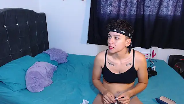 Snapshot of Antonella_Cruz02 chatting on 12-21-25, 04:30 Antonella Cruz02 online show from 12-21-25, 04:30