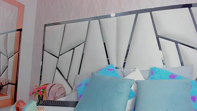  aurora18  online show from 04-09-26, 03:08