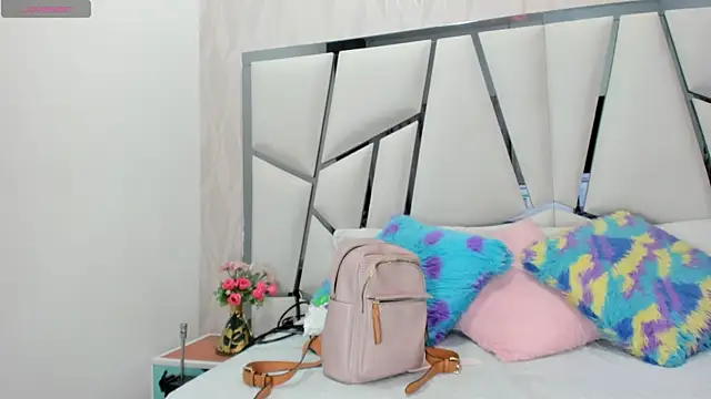  aurora18  online show from 01-08-26, 03:12