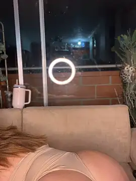 Snapshot of ValerieHilton chatting on 02-14-25, 01:13 ValerieHilton online show from 02-14-25, 01:13