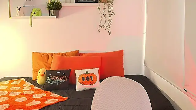 lilyy evanss online show from 11-10-25, 09:42