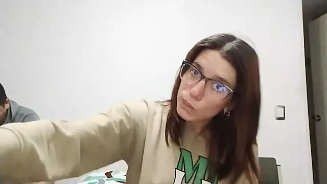 Luna-e-Franco1 online show from 04-16-26, 10:56