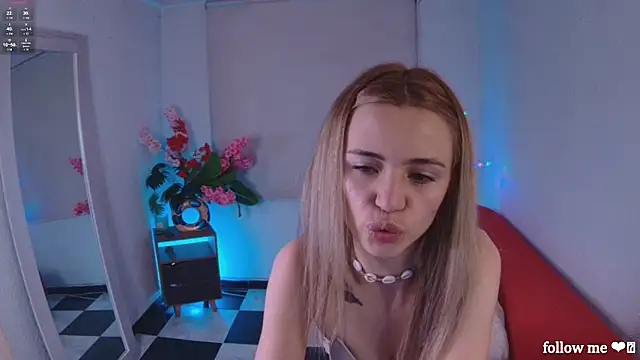 Lucy Princes online show from 03-04-26, 08:44