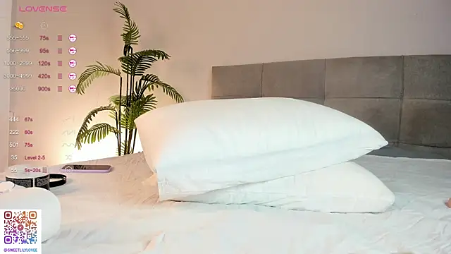 MargaretFlores online show from 10-30-25, 06:12