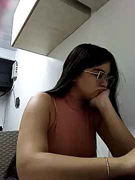 CamilaSofiia online show from 10-12-25, 04:41