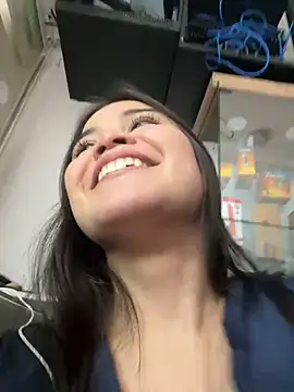 CamilaSofiia online show from 03-17-25, 07:58