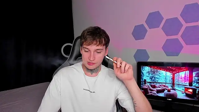 Chris Tyson online show from 10-05-25, 09:38