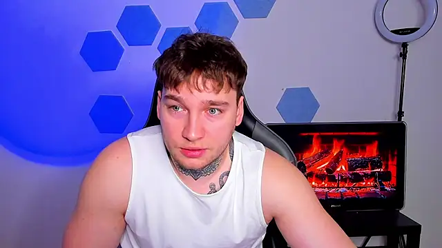 Snapshot of Chris_Tyson chatting on 02-25-26, 07:30 Chris Tyson online show from 02-25-26, 07:30