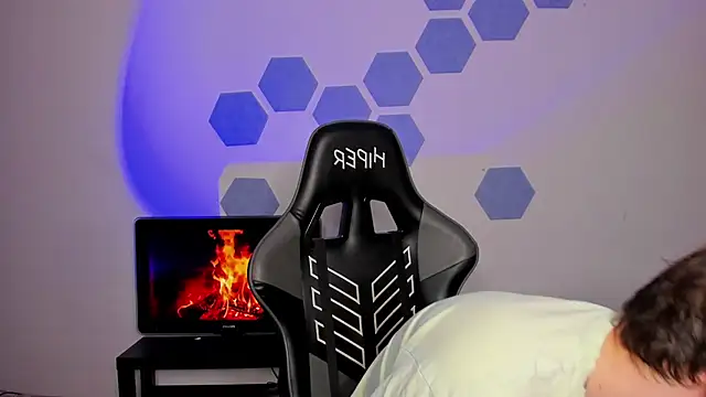 Chris Tyson online show from 11-12-25, 07:34