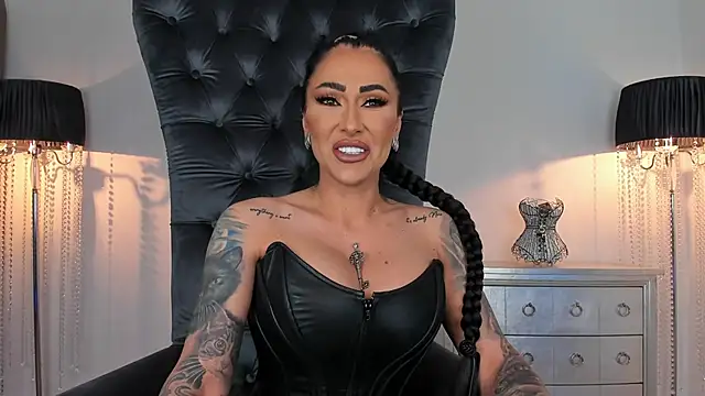Snapshot of Mistress-Kennya chatting on 05-11-26, 06:49 Mistress-Kennya online show from 05-11-26, 06:49