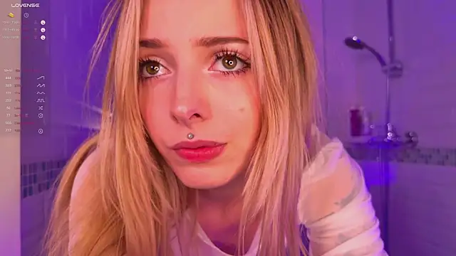 Snapshot of LoraaDoll chatting on 01-31-25, 02:07 LoraaDoll online show from 01-31-25, 02:07