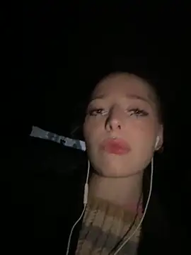 Snapshot of LoraaDoll chatting on 09-20-25, 03:39 LoraaDoll online show from 09-20-25, 03:39