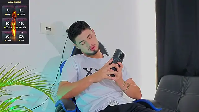 EdwardRoss  online show from 11-29-25, 08:42