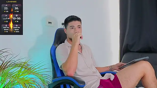 EdwardRoss  online show from 12-20-25, 08:12