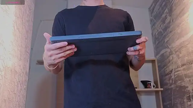 EdwardRoss  online show from 07-17-26, 07:55