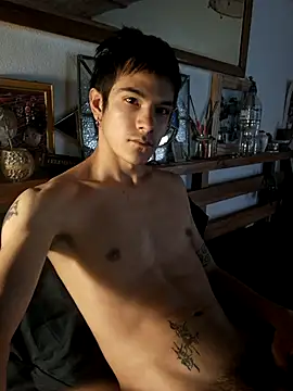 Snapshot of LYZBORNHD chatting on 01-07-25, 03:12 LYZBORNHD online show from 01-07-25, 03:12