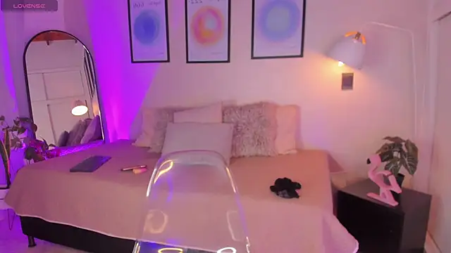 Arianabromw online show from 04-13-26, 06:45