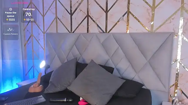 Arianabromw online show from 03-22-25, 07:42