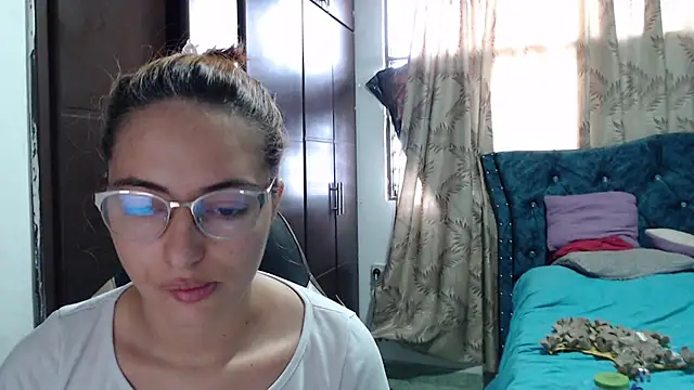 Kate lorens9 online show from 10-27-25, 12:17