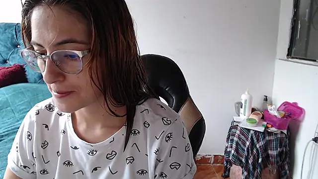 Kate lorens9 online show from 04-13-26, 04:22